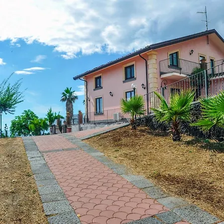 La Casa Rosa Nocleg ze śniadaniem Giarre