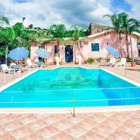 Panzió La Casa Rosa *
